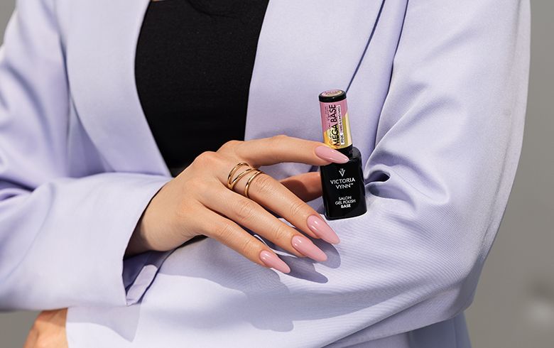 Mega Base Pink nowa pojemność 15 ml - VICTORIA VYNN